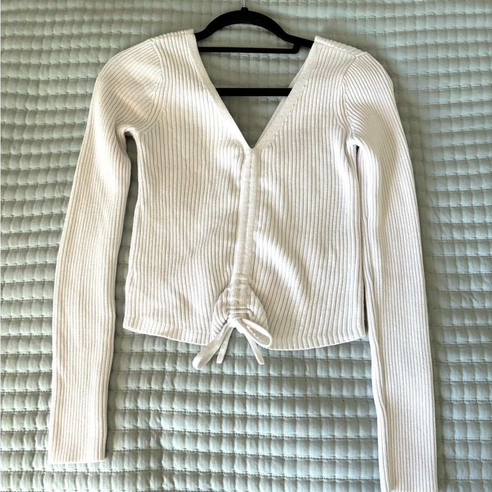 Hollister Women’s Sz Medium White Knit Long Sleeve Top V Neck Scrunch Middle